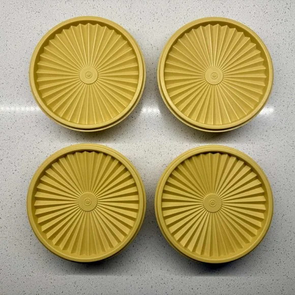 VINTAGE TUPPERWARE HARVEST GOLD SALAD BOWL SET 6 BOWLS & SERVING BOWL - Picture 2 of 5